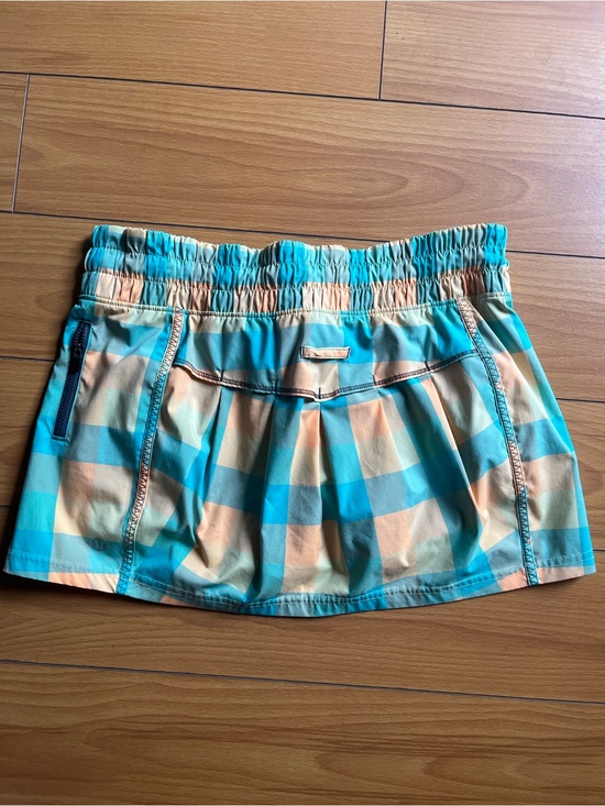 lululemon athletica Dresses & Skirts - Lululemon Leader Of the Track skirt size 4